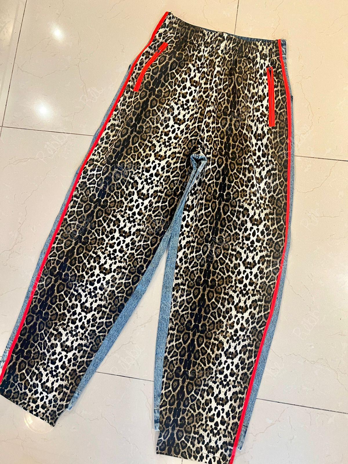 Pantalon Print Lineas Rojas
