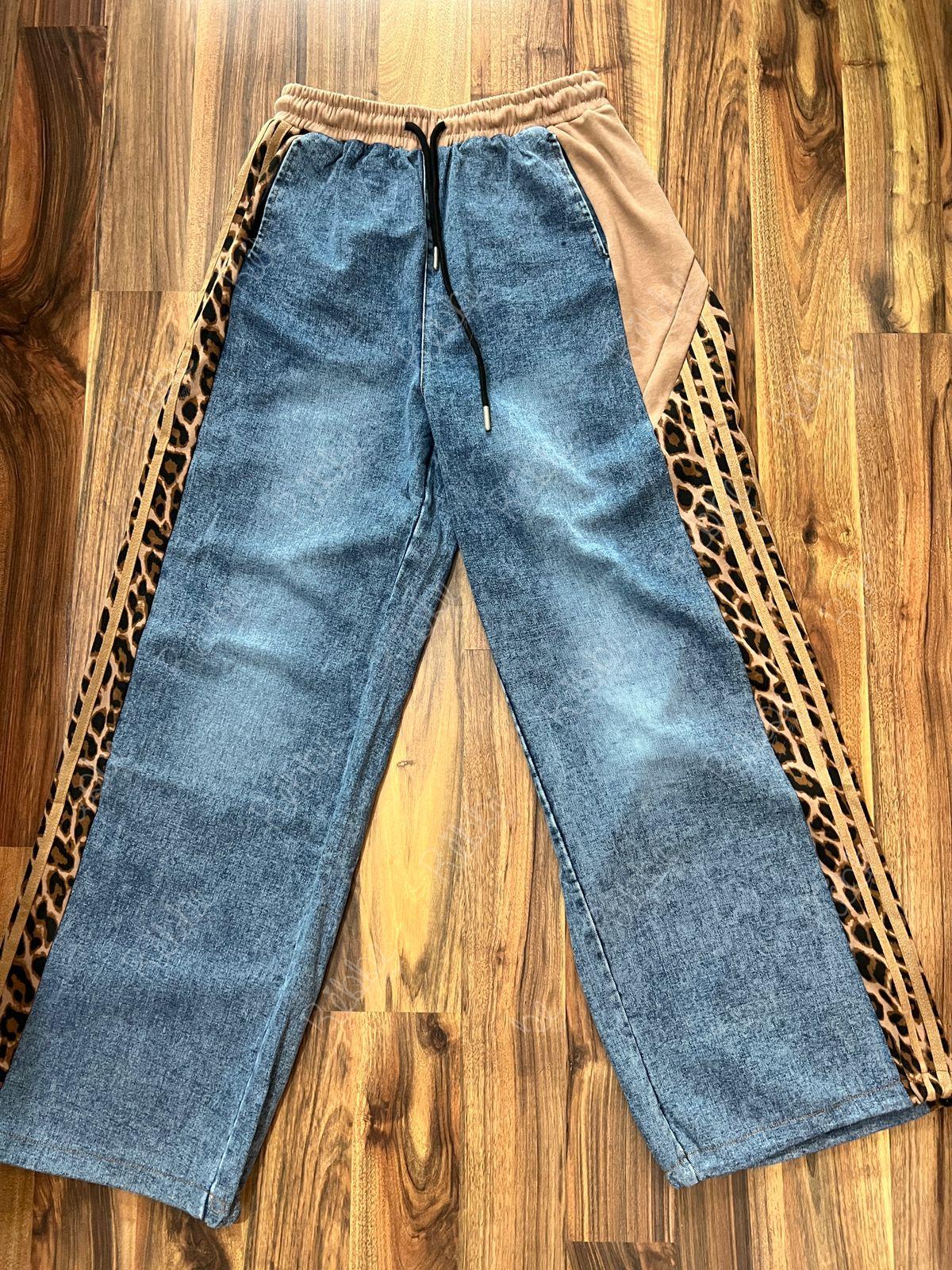 Pantalón Con Print Cafe