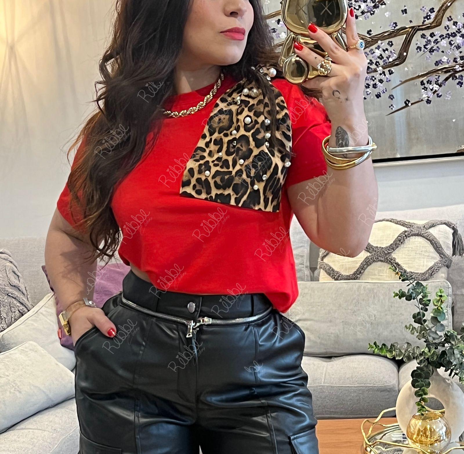 Blusa Roja con Moño