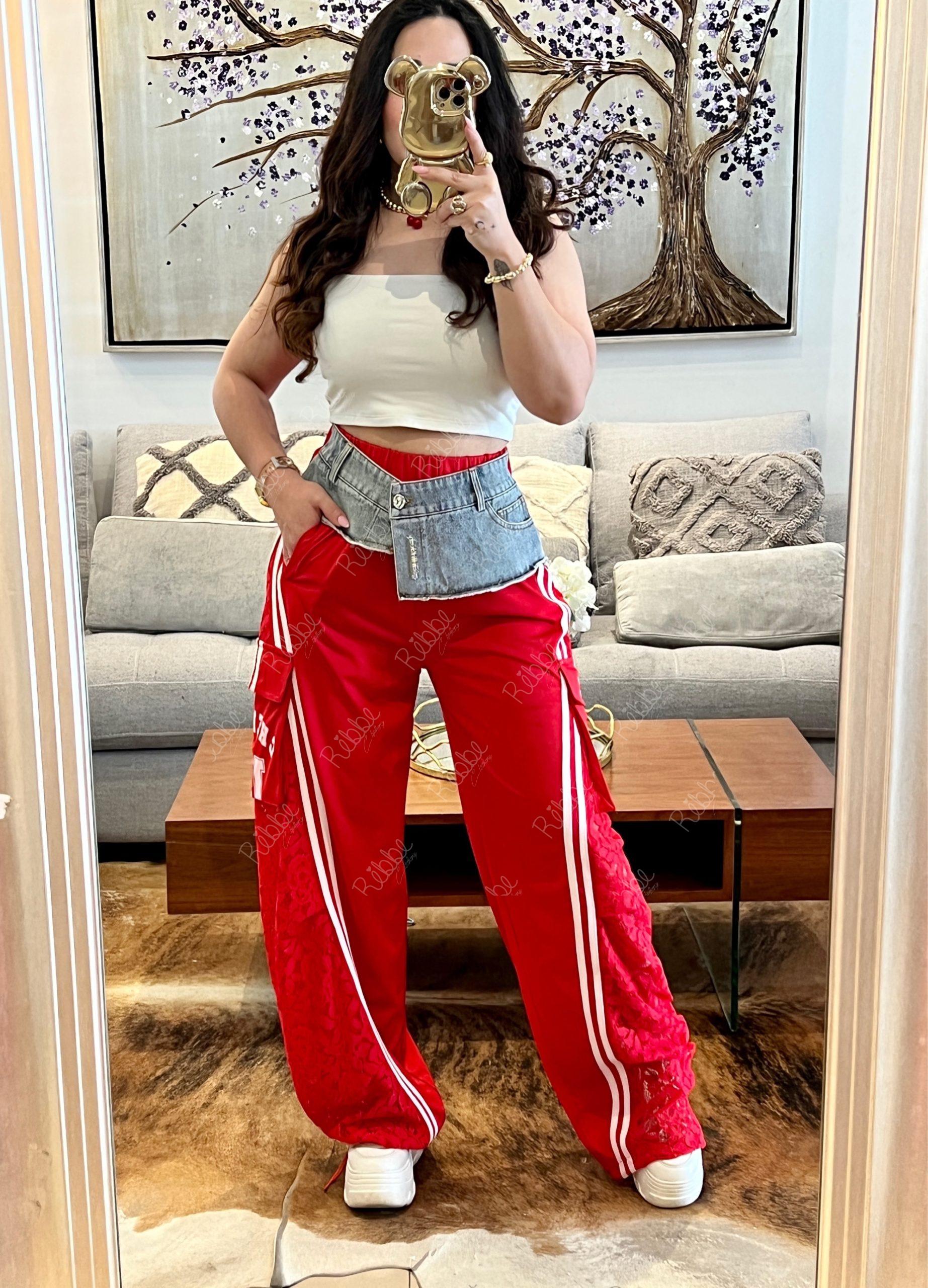 Jogger cargo encaje rojo